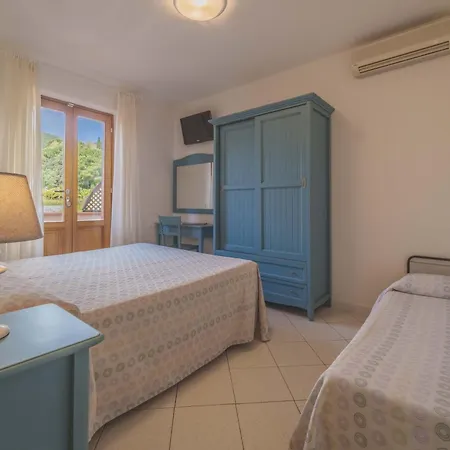 Galli - Wellness & 3* Fetovaia